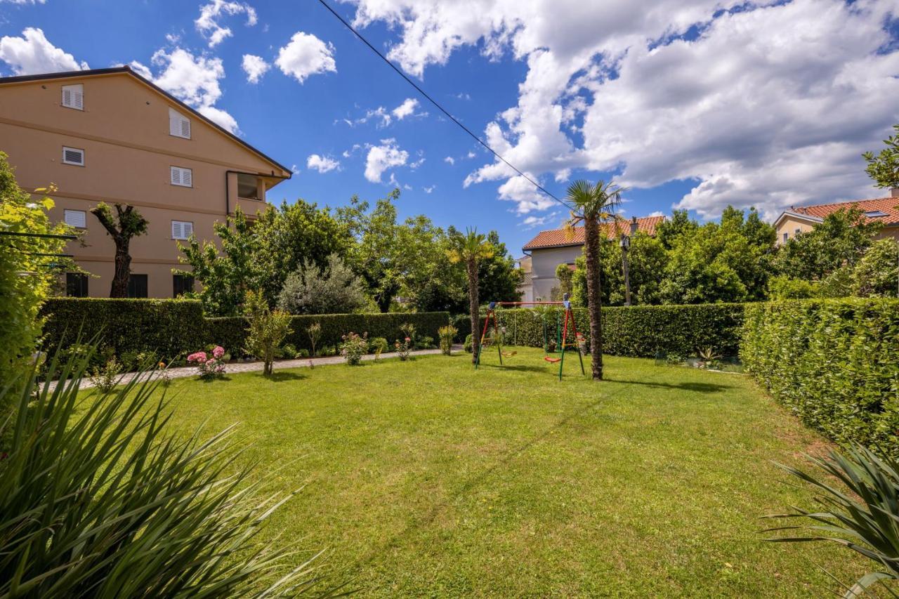 App Blue, Selce Apartment Bagian luar foto