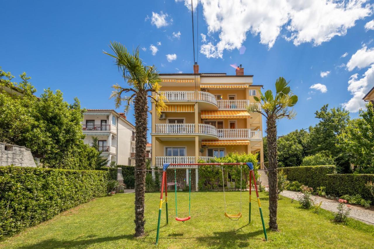 App Blue, Selce Apartment Bagian luar foto